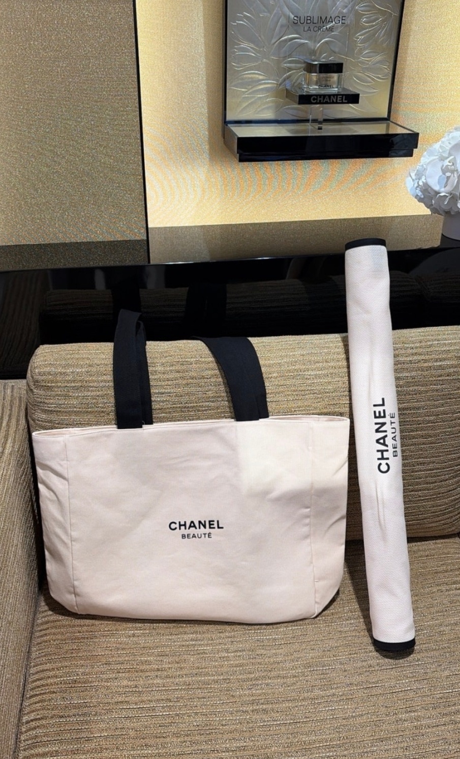 CH Novelty Cosmetics Presents