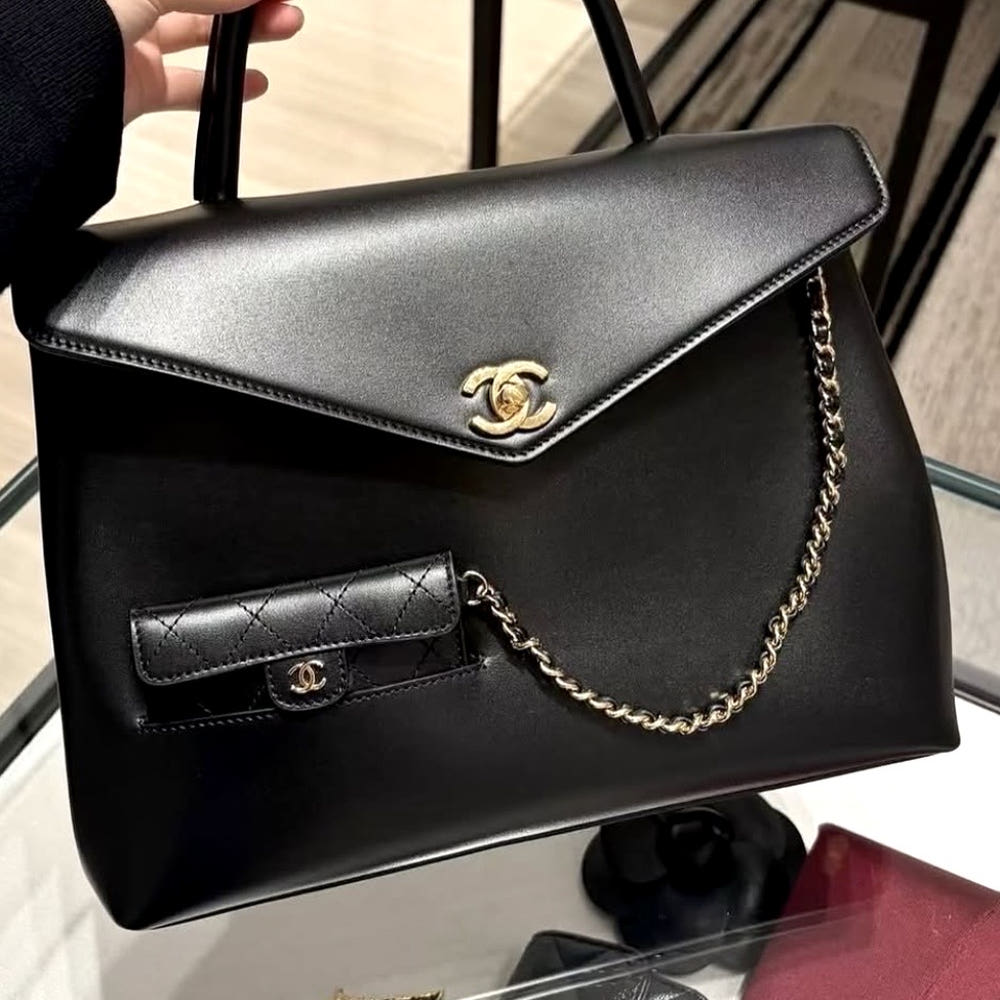 Pocket Chain Flap Bag 26 