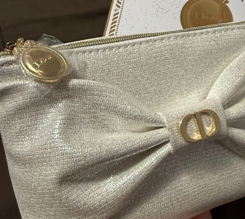 Cosmetic Holiday Pouch 26